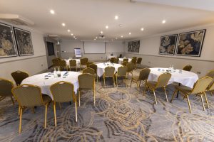 Meeting room in cabaret style